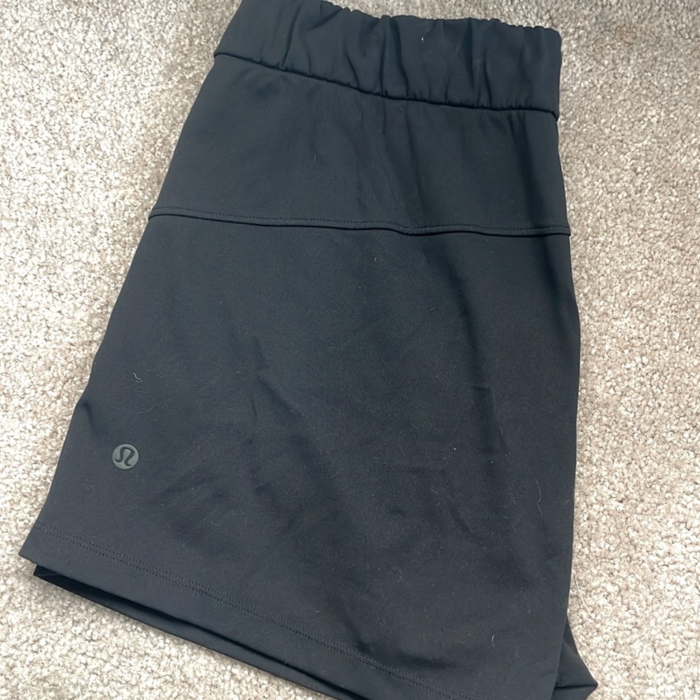 black lululemon on the fly shorts